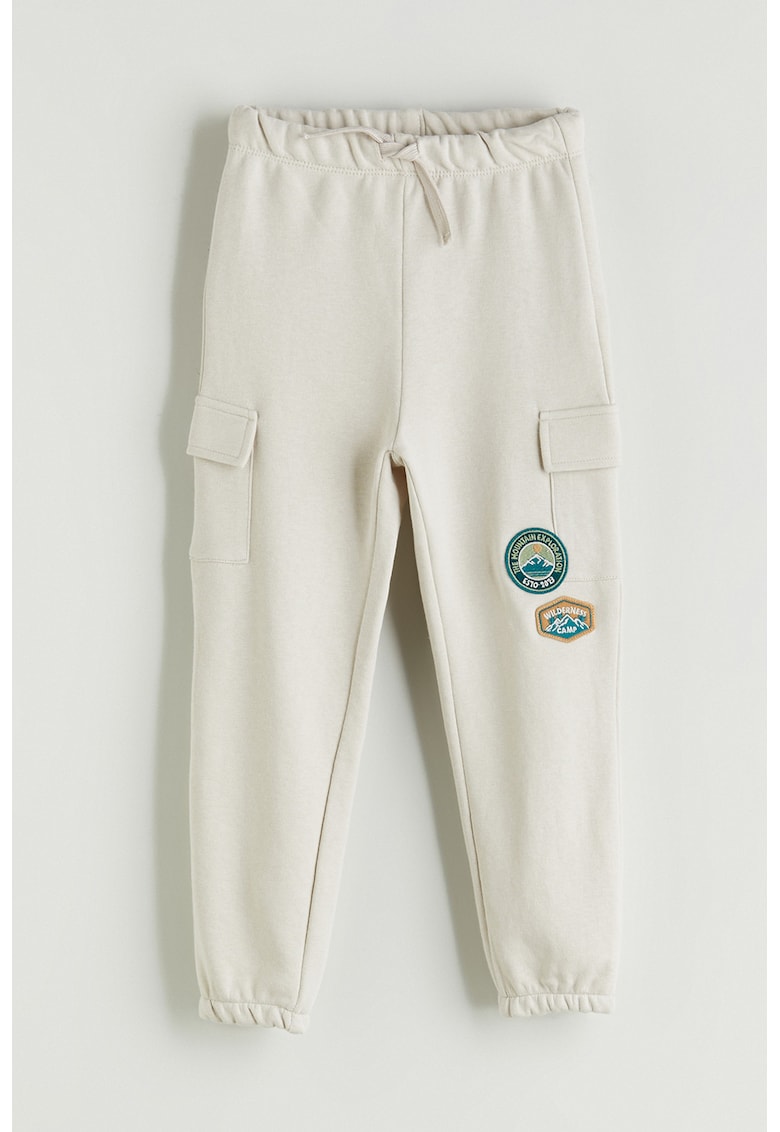 Pantaloni jogger cargo cu snur si aplcatii brodate