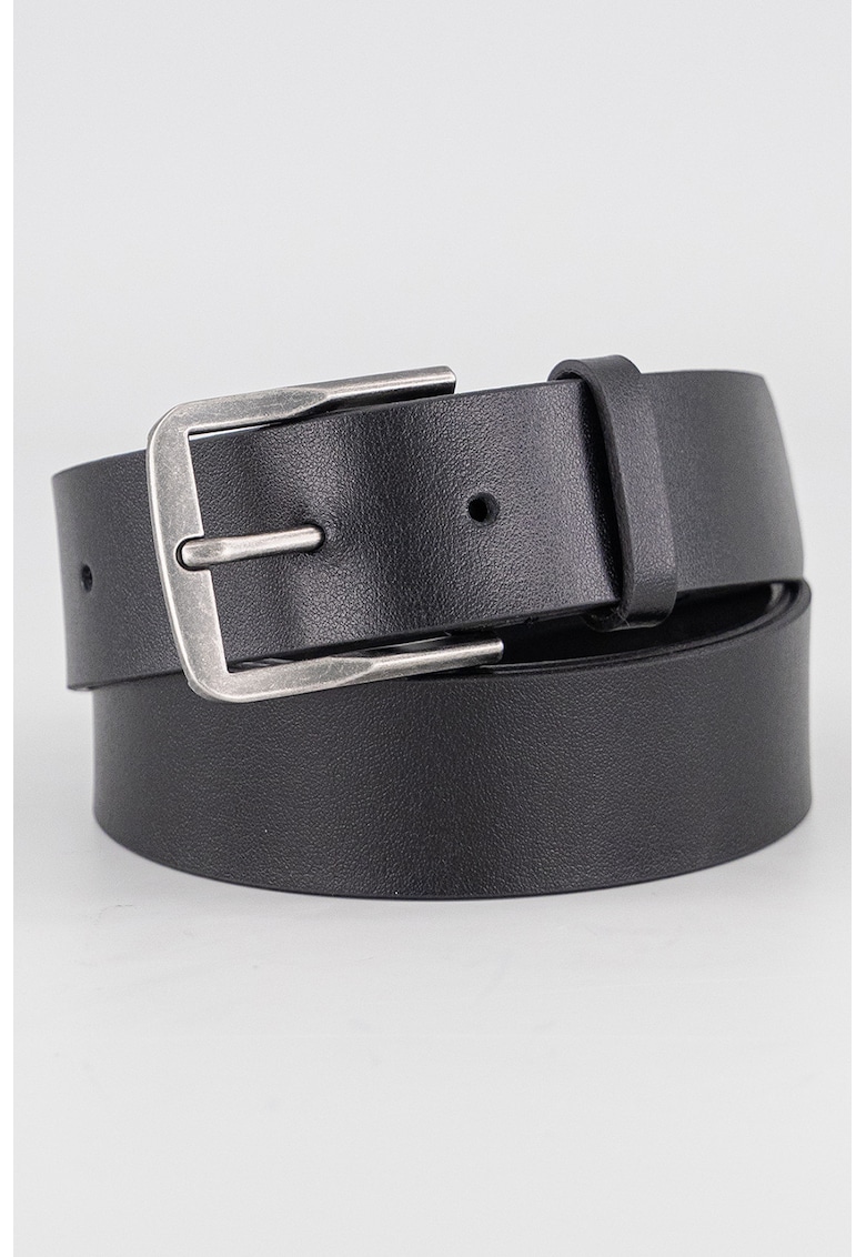 Curea cu o catarama metalica - Negru