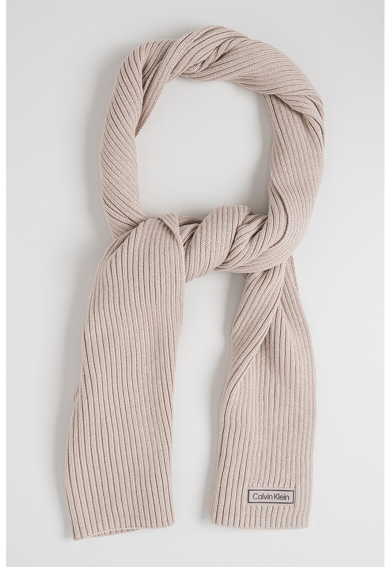 Fular striat cu aplicatie logo discreta