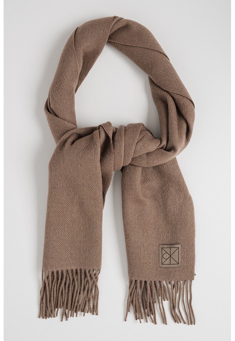 Fular de lana cu franjuri