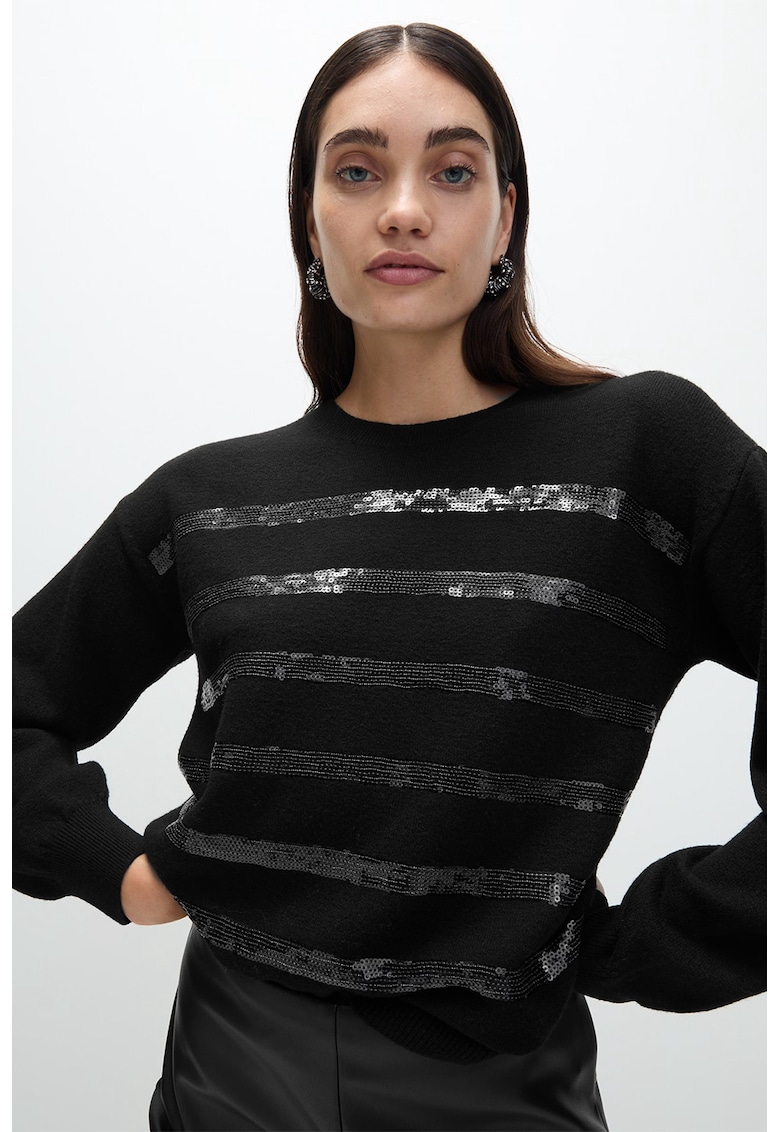 Pulover cu aplicatie de paiete