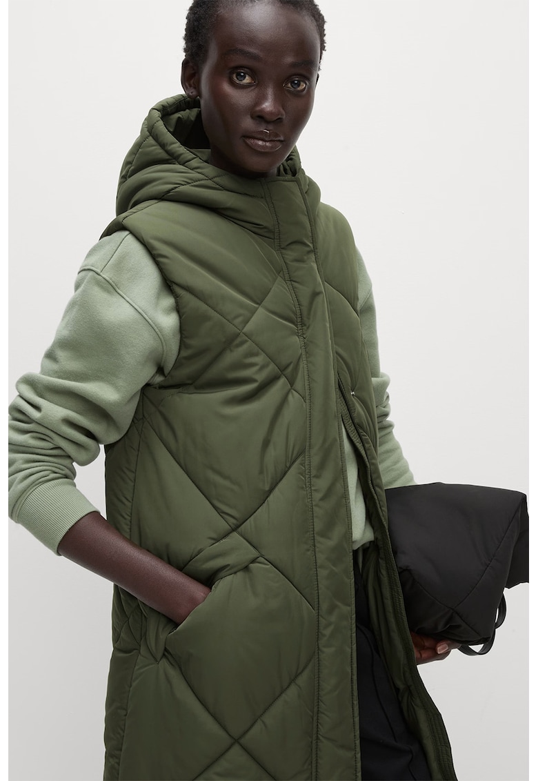 Vesta lunga cu gluga