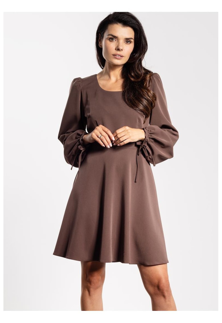 Rochie mini evazata cu maneci lungi