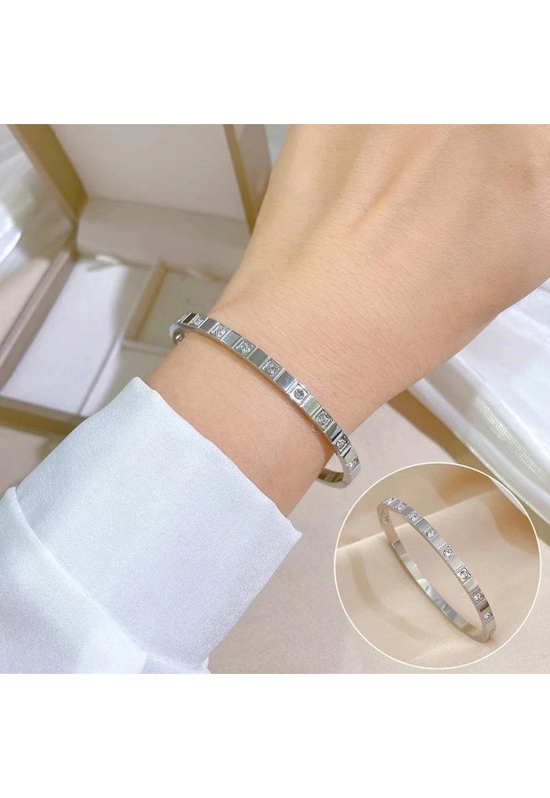 Bratara argintie - din otel inoxidabil - tip bangle - cu pietre din zirconiu - suflata cu aur 18k - Denice C2