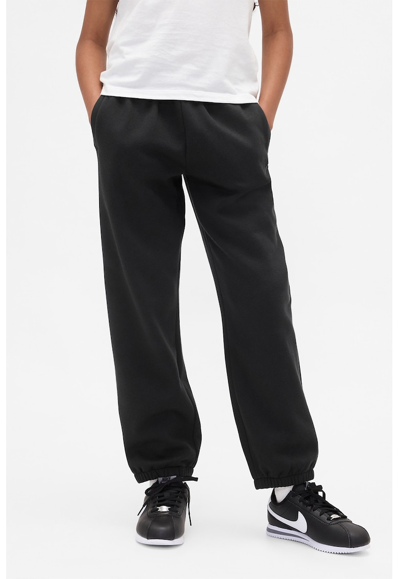 Pantaloni de trening cu logo brodat
