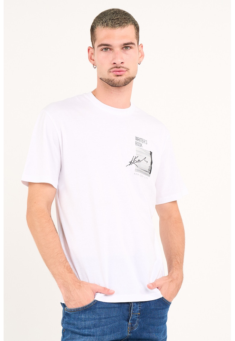 Tricou cu imprimeu pe piept si decolteu la baza gatului