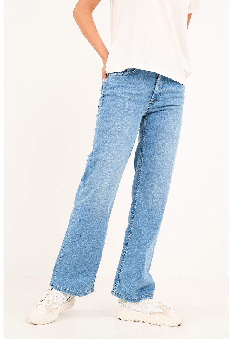Blugi cu croiala ampla si aspect decolorat