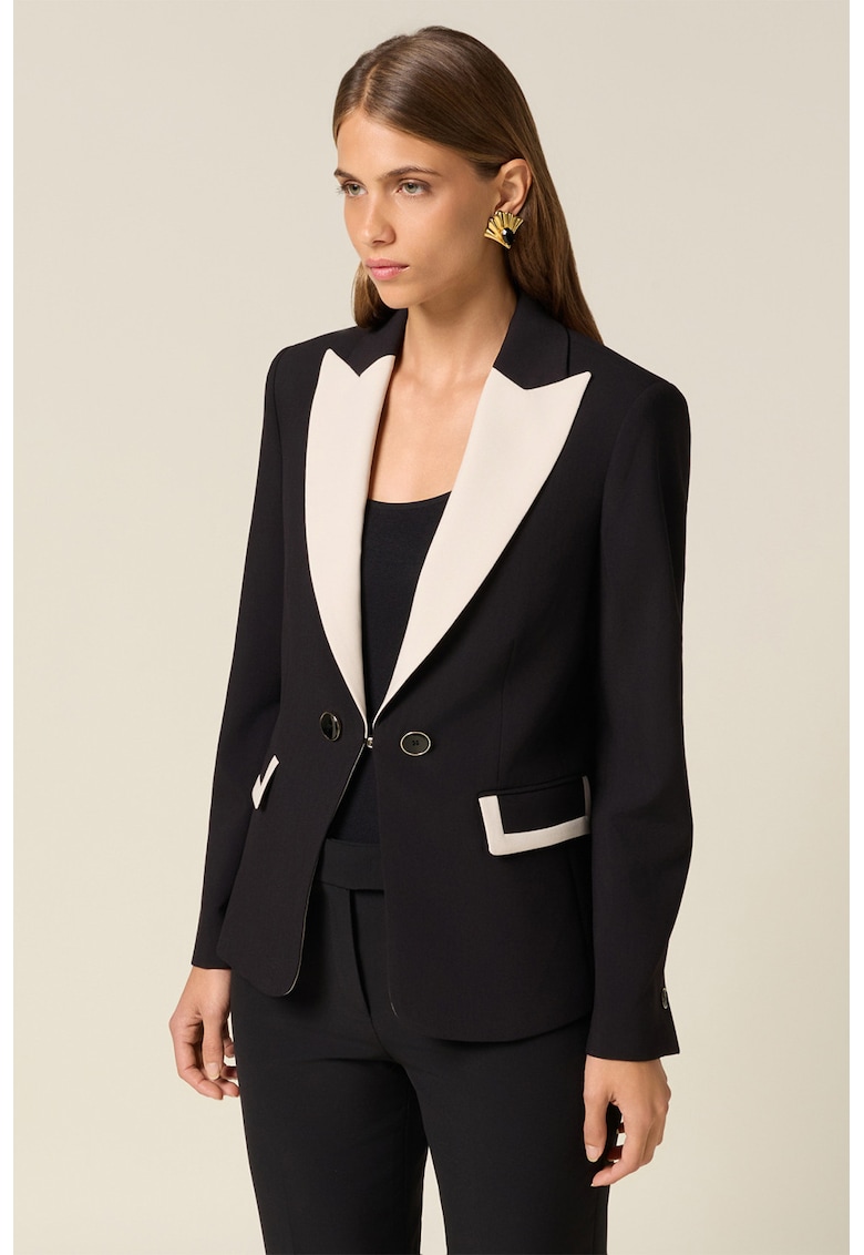 Sacou cu garnituri contrastante