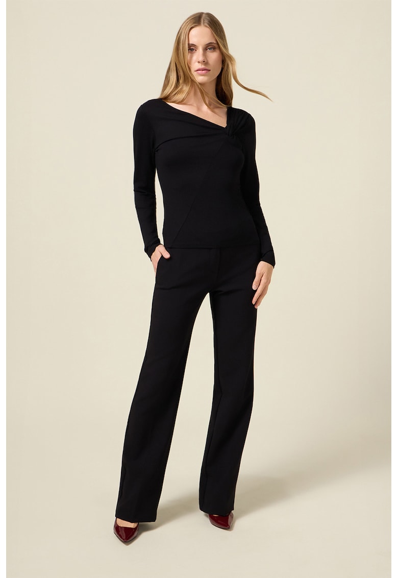 Bluza asimetrica cu decolteu in V