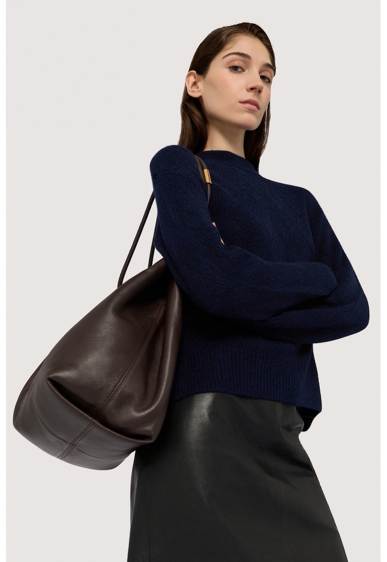 Pulover din amestec de lana si matase cu decolteu la baza gatului