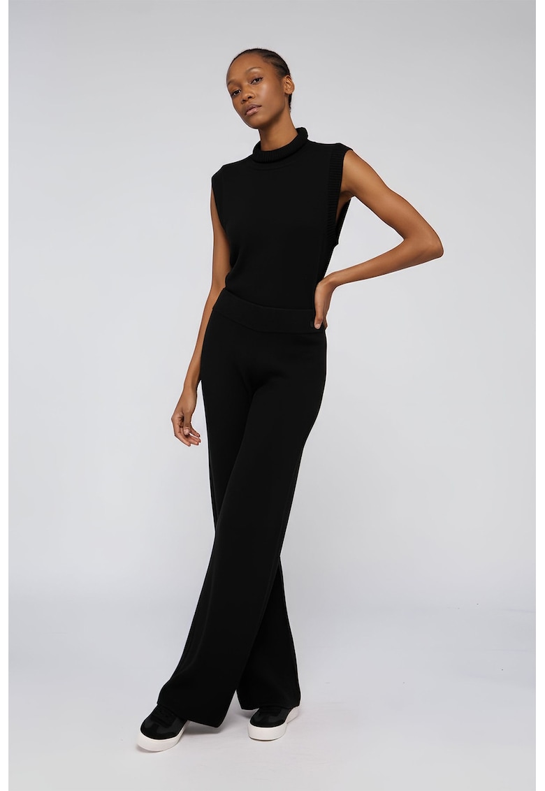 Pantaloni din amestec de lana cu croiala ampla