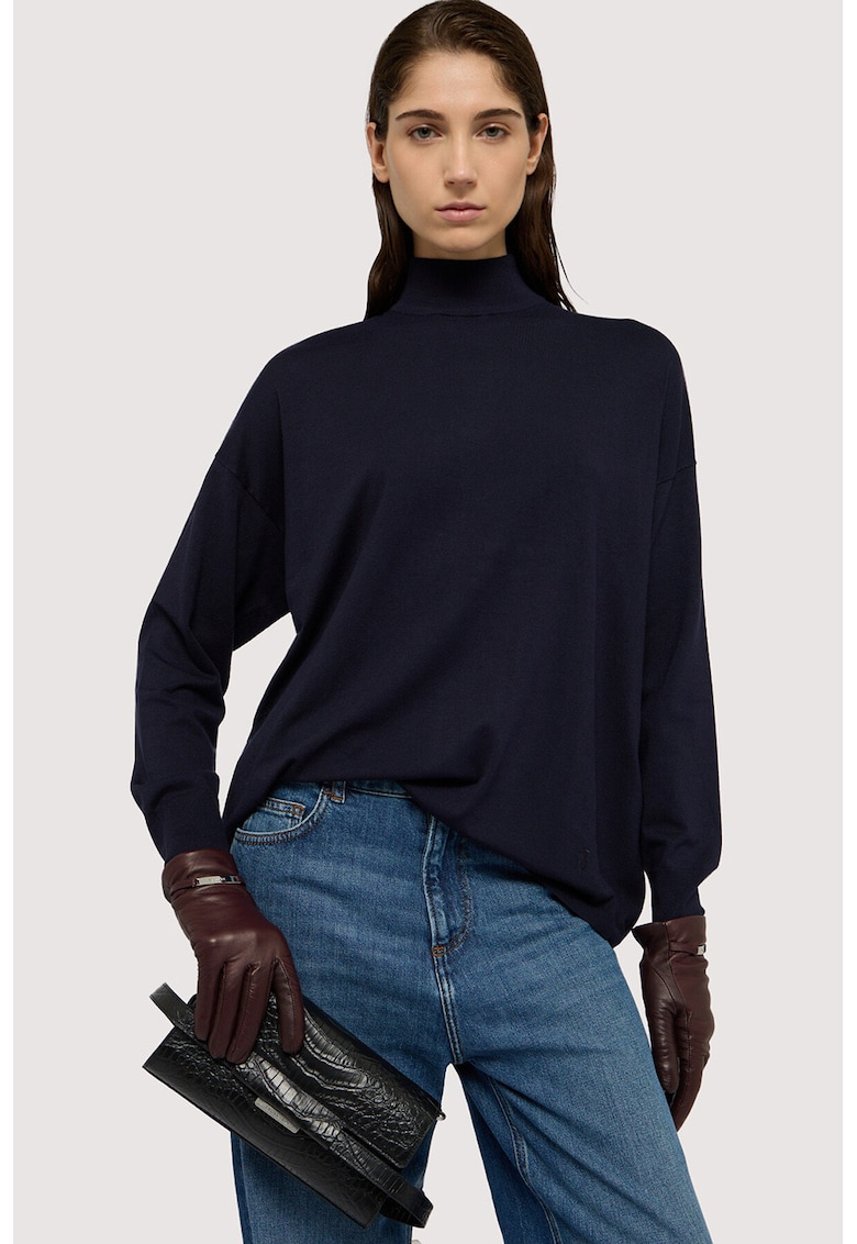 Pulover lejer cu guler mediu