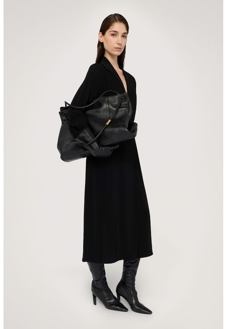 Rochie cu decolteu in V si maneci lungi