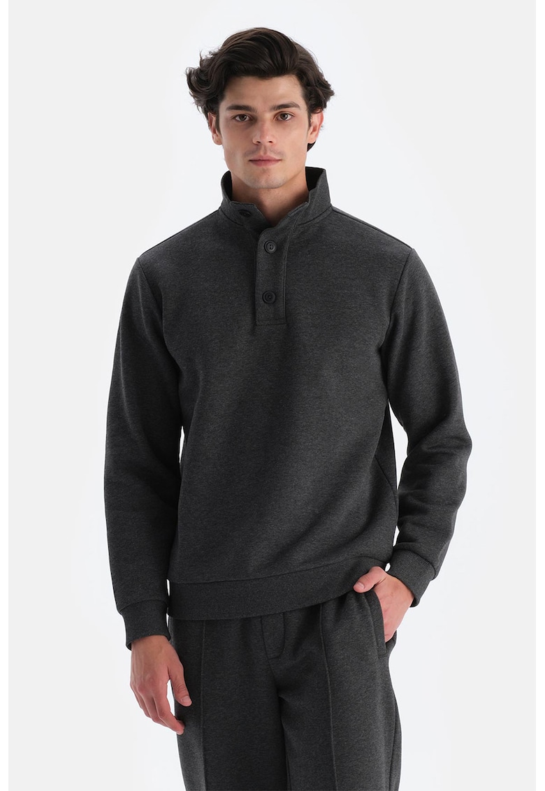 Bluza de trening cu model uni si fenta cu nasturi