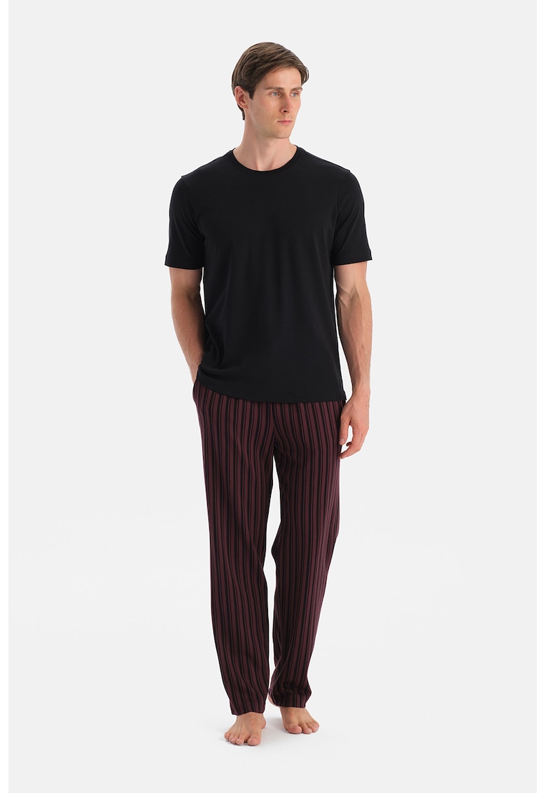 Pantaloni de pijama cu model in dungi si buzunare