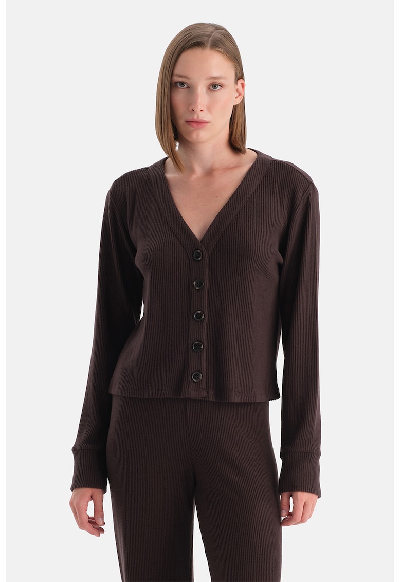 Cardigan cu decolteu in V si nasturi