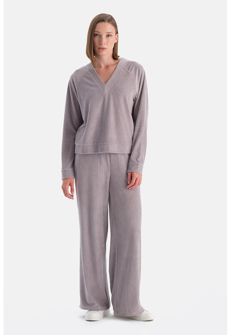 Pantaloni relaxed fit cu model uni - Violet prafuit
