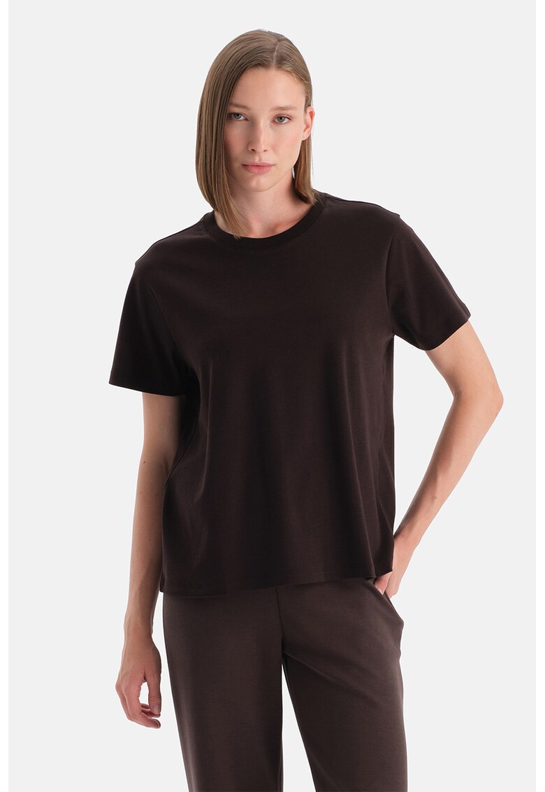 Tricou din bumbac cu decolteu la baza gatului - Maro inchis