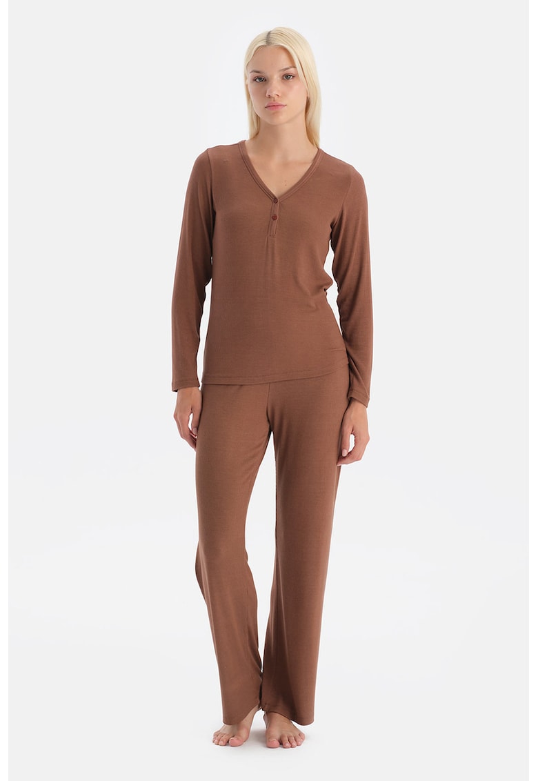 Pijama cu model uni si maneci lungi