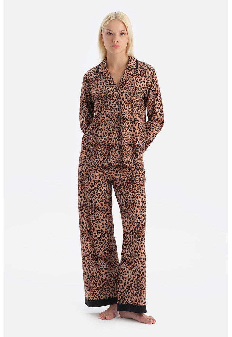 Pijama lejera cu model animal print