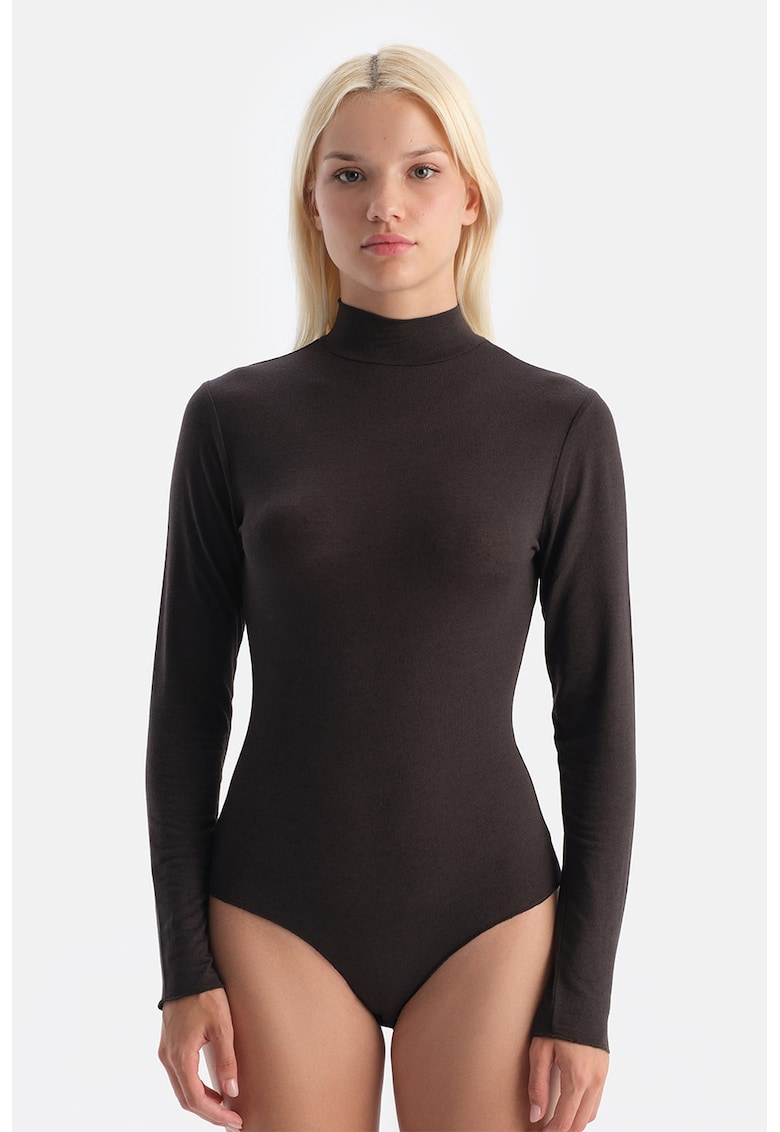 Body din amestec de modal cu guler scurt