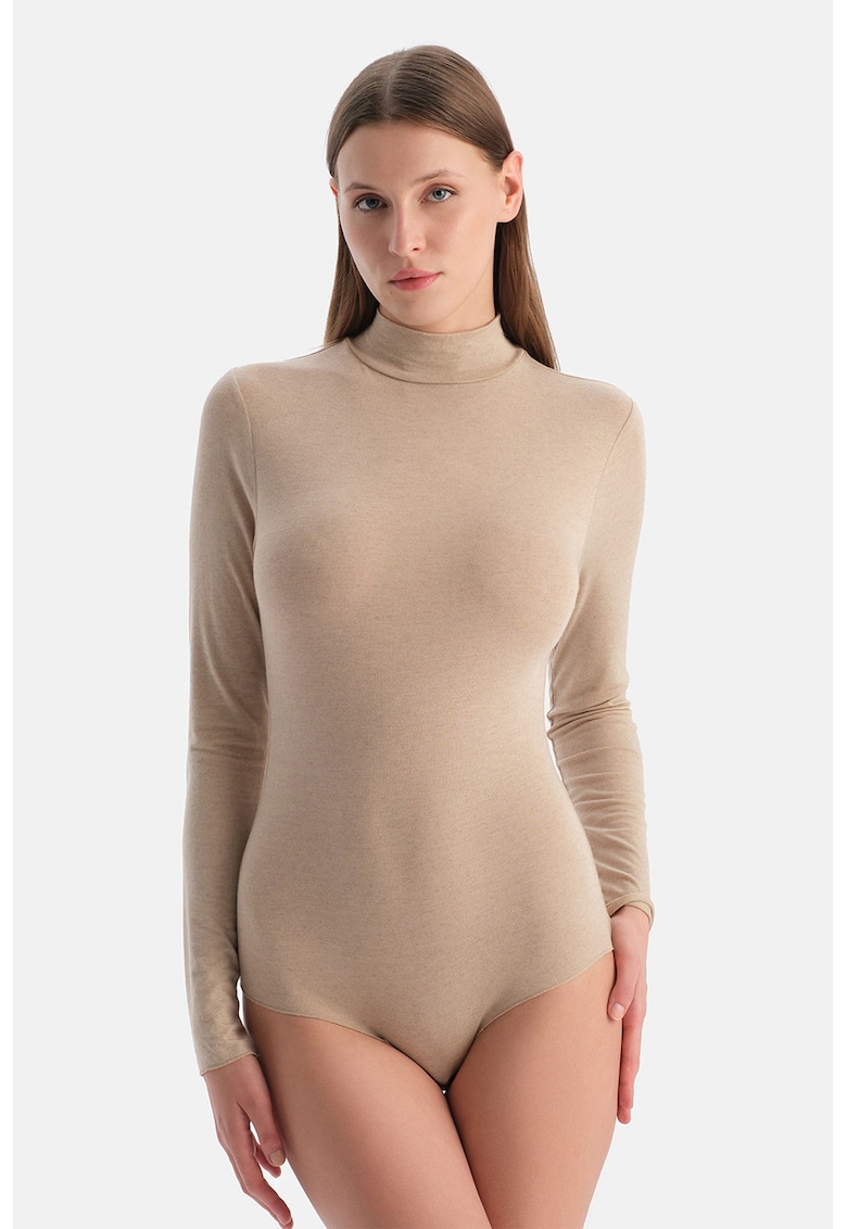 Body din amestec de modal cu guler scurt