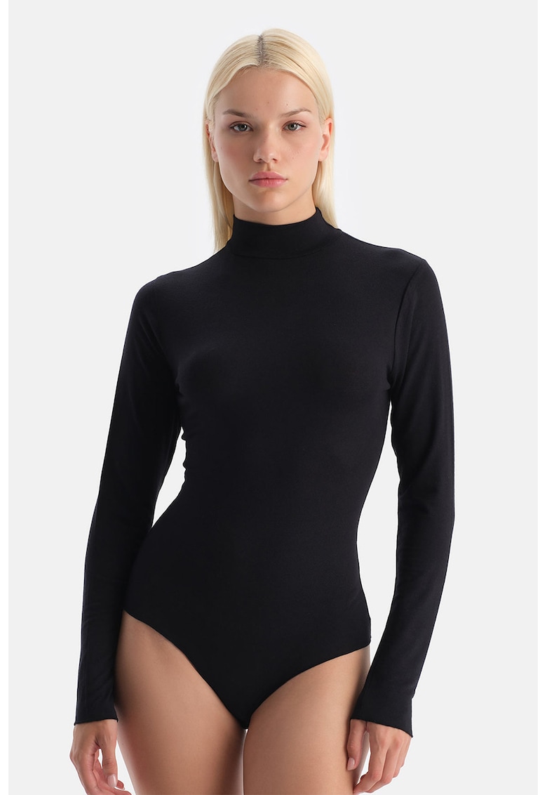 Body din amestec de modal cu guler scurt