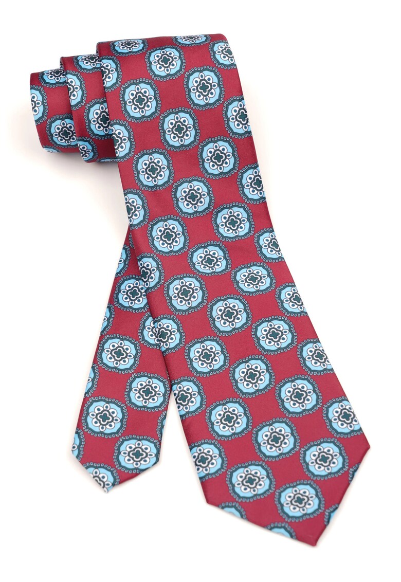Cravata bordo cu model geometric albastru deschis