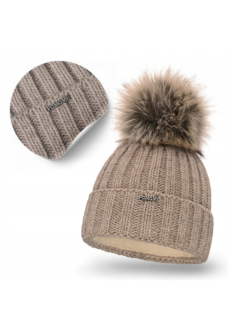 Caciula de iarna pentru femei - universala - maro - captuseala din fleece - pompom din blana - rezistenta la inghet - material: 85% acril - 15% poliamida - inaltime: 23 cm - latime: 22 cm - circumferinta capului: 55-58 cm - durabila - ecologica - produs