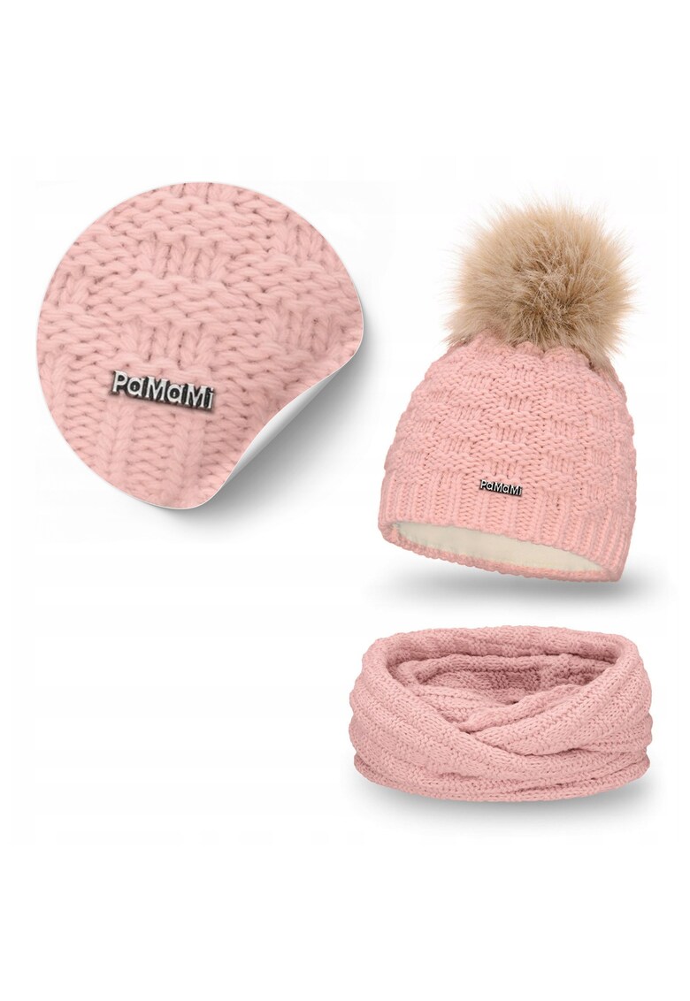 Set de iarna pentru femei - caciula cu pompom si esarfa din blana - universala - captuseala din fleece - ofera caldura - nu electrizeaza parul - material: 15% poliamida - 85% acril - culoare: roz pudrat - set: caciula si esarfa - rezistent la inghet