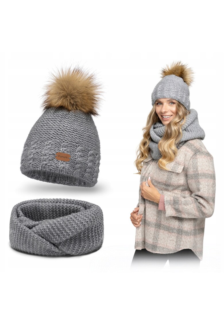 Set de iarna pentru femei - caciula cu pompom si incalzitor de gat - universala - lana merinos naturala - captuseala din fleece - pompom ecologic - marime 55-58 cm - incalzitor dublu de gat - gri - set din 2 piese - 51% lana merinos - 49% bumbac - rezis