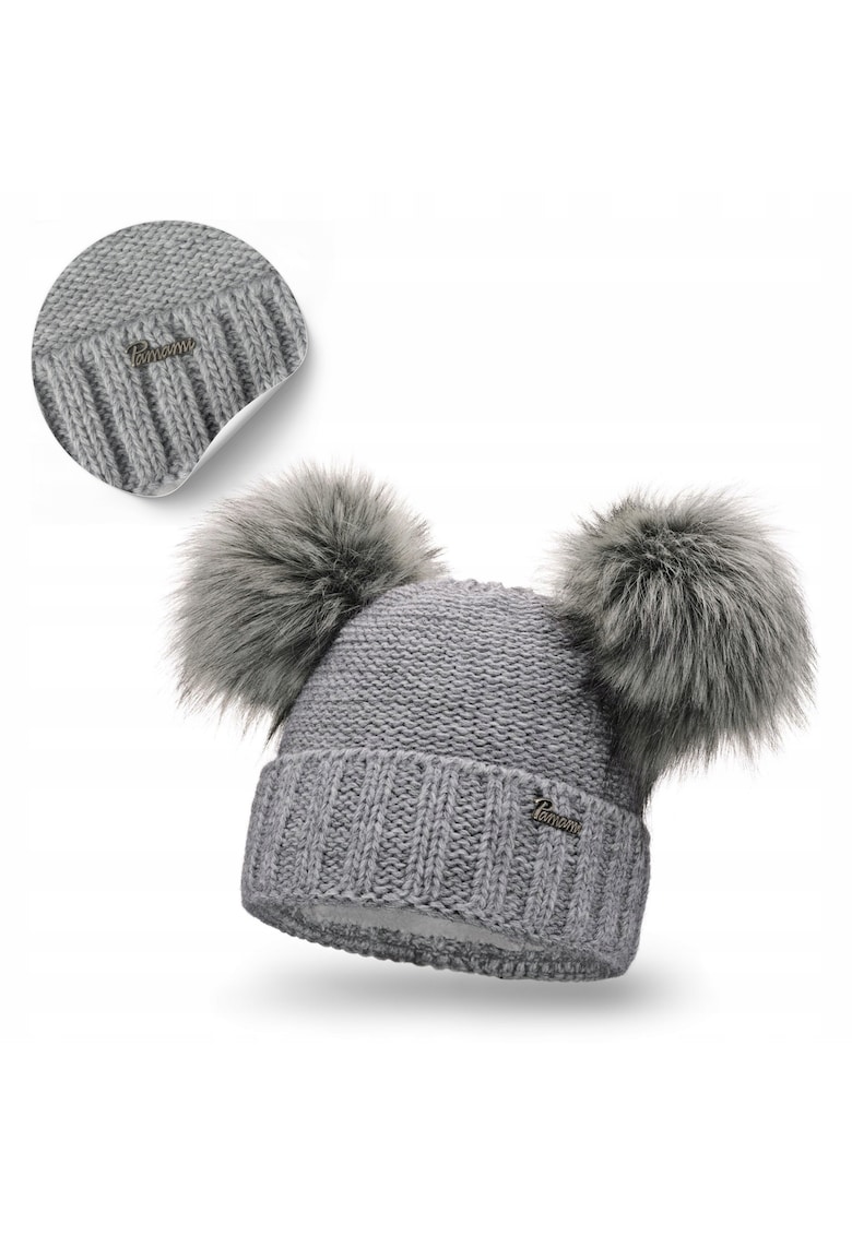 Caciula de iarna pentru femei - 17560-003 - gri deschis - captuseala din fleece - doua pompoane - material: 85% acril - 15% poliamida - inaltime: 23 cm - latime: 23 cm - circumferinta capului: 55-58 cm - pompon ecologic cu par lung - rezistent la