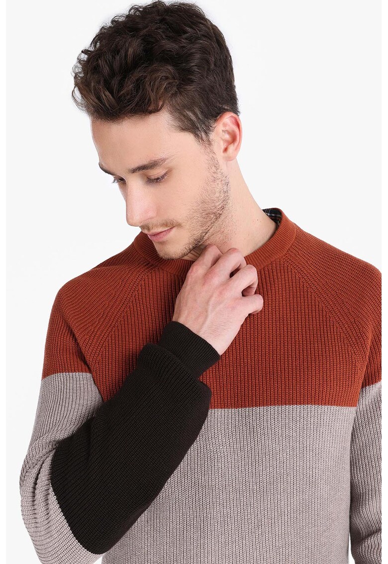 Pulover cu decolteu la baza gatului si maneci raglan - Negru/Caramiziu/Grej