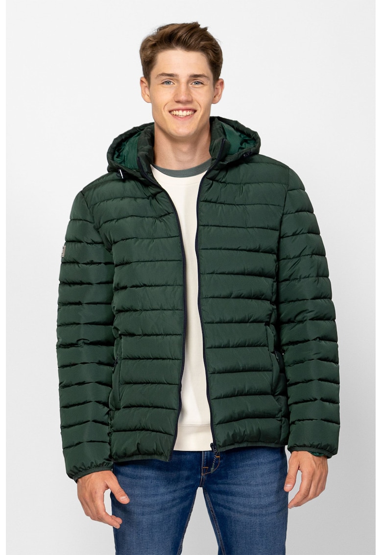 Geaca matlasata cu gluga