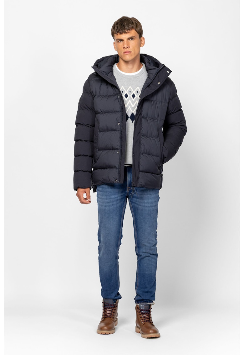 Geaca matlasata cu gluga