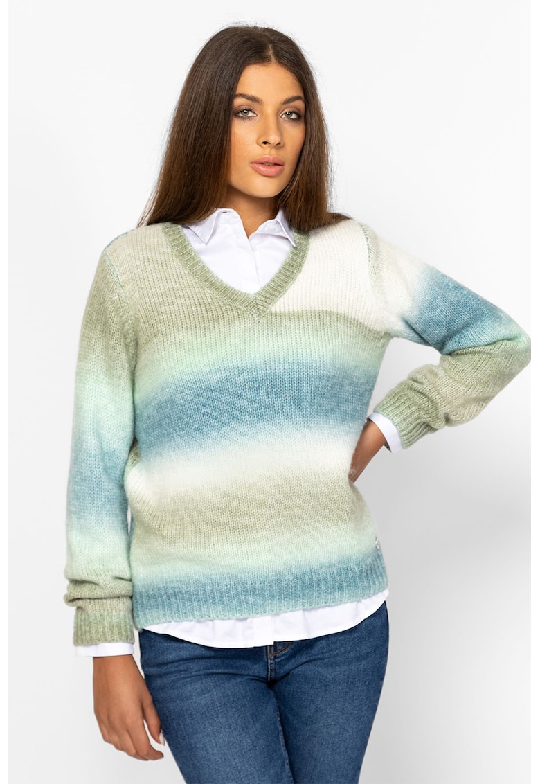 Pulover tricotat cu model si decolteu in V