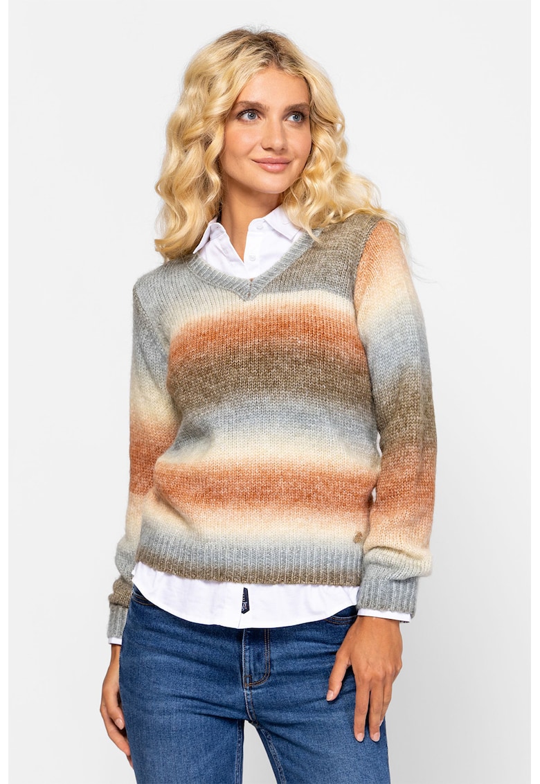 Pulover tricotat cu model si decolteu in V