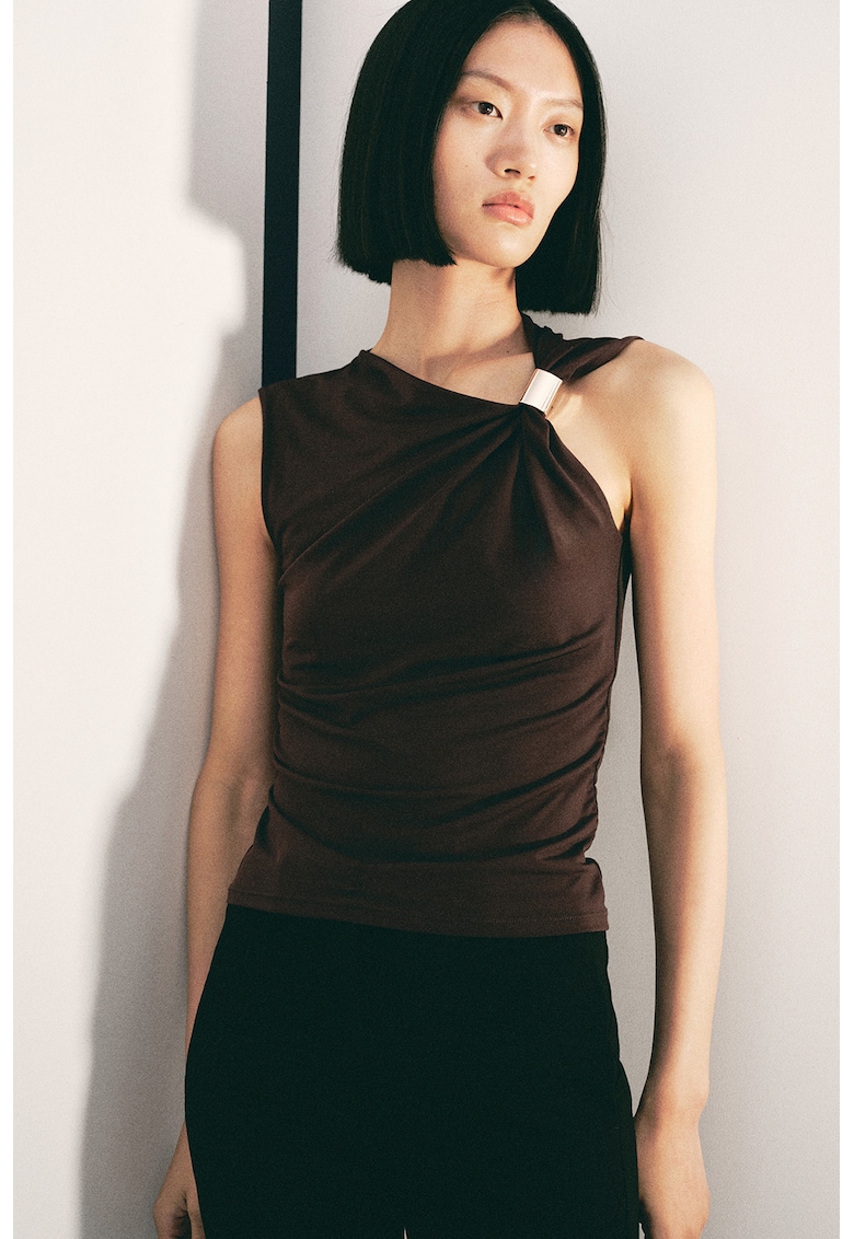 Top cu detaliu metalic