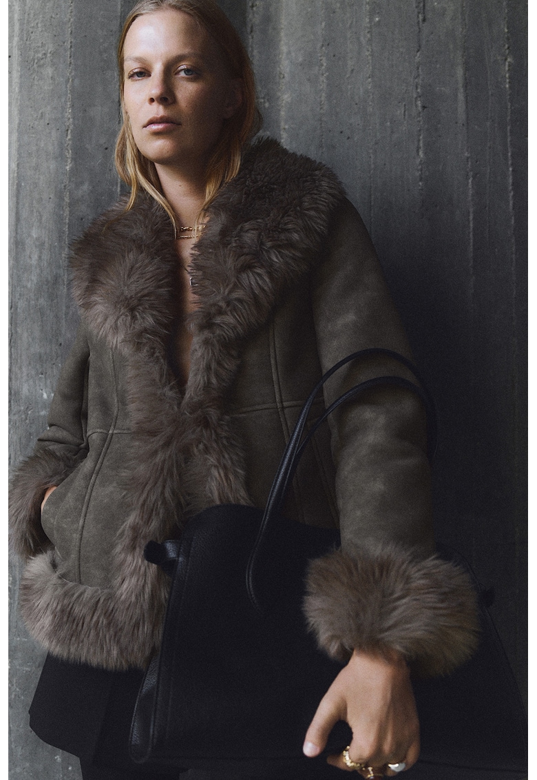 Jacheta de piele intoarsa ecologica cu garnituri de blana sintetica