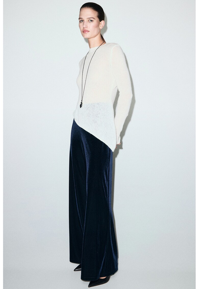 Pantaloni cu croiala ampla - de catifea