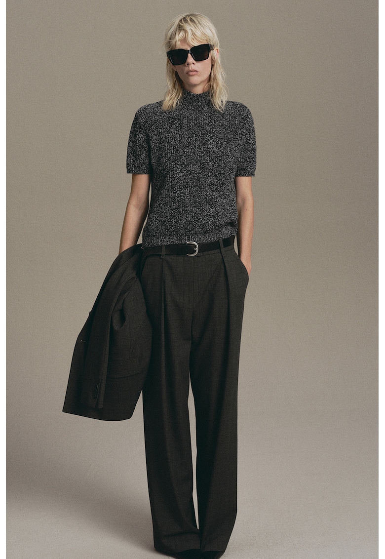 Pulover tricotat cu maneci scurte si guler inalt