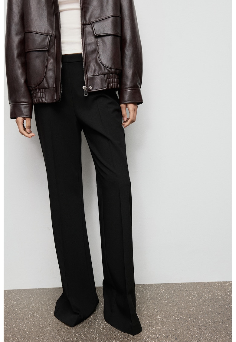 Pantaloni drepti cu talie medie si model uni