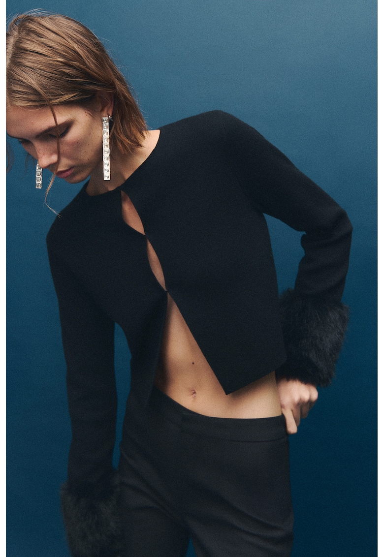 Pulover crop cu decupaje - Negru