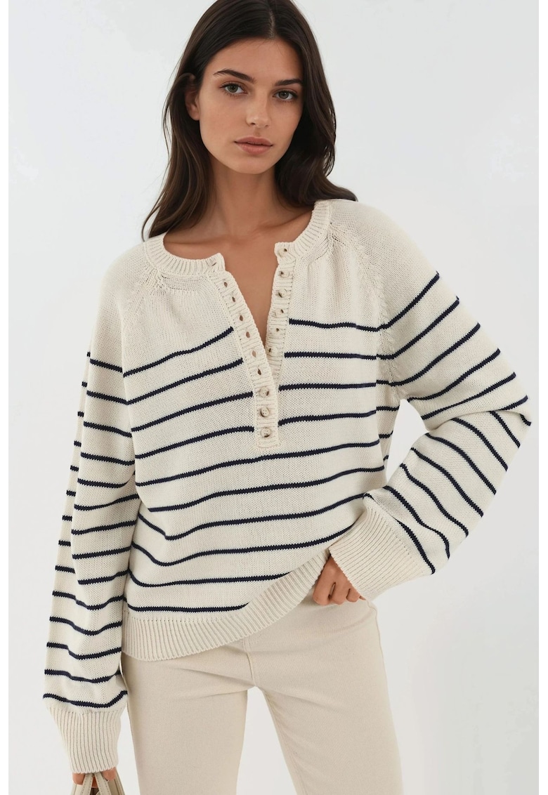 Pulovere dama - pulover lejer cu dungi si nasturi - alb/negru