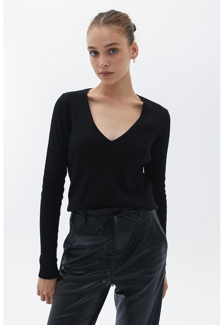Pulover uni cu decolteu in V - Negru