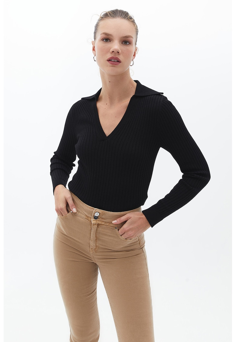 Pulover cu guler cu deschidere ampla