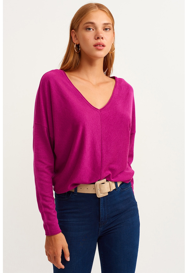 Bluza tricotata fin cu decolteu in V