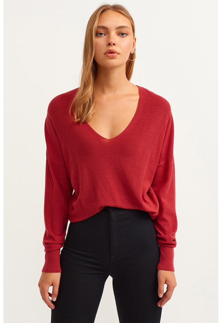 Pulover clejer cu decolteu in V