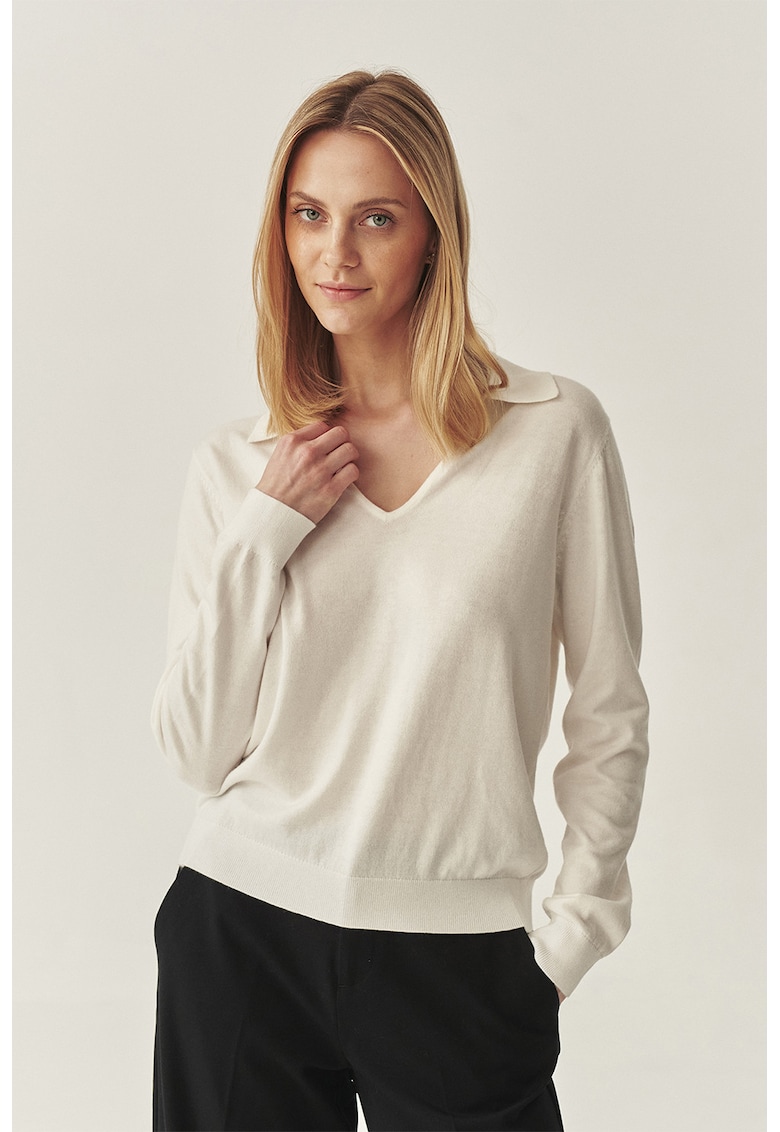 Pulover din amestec de casmir cu guler ascutit si decolteu in V