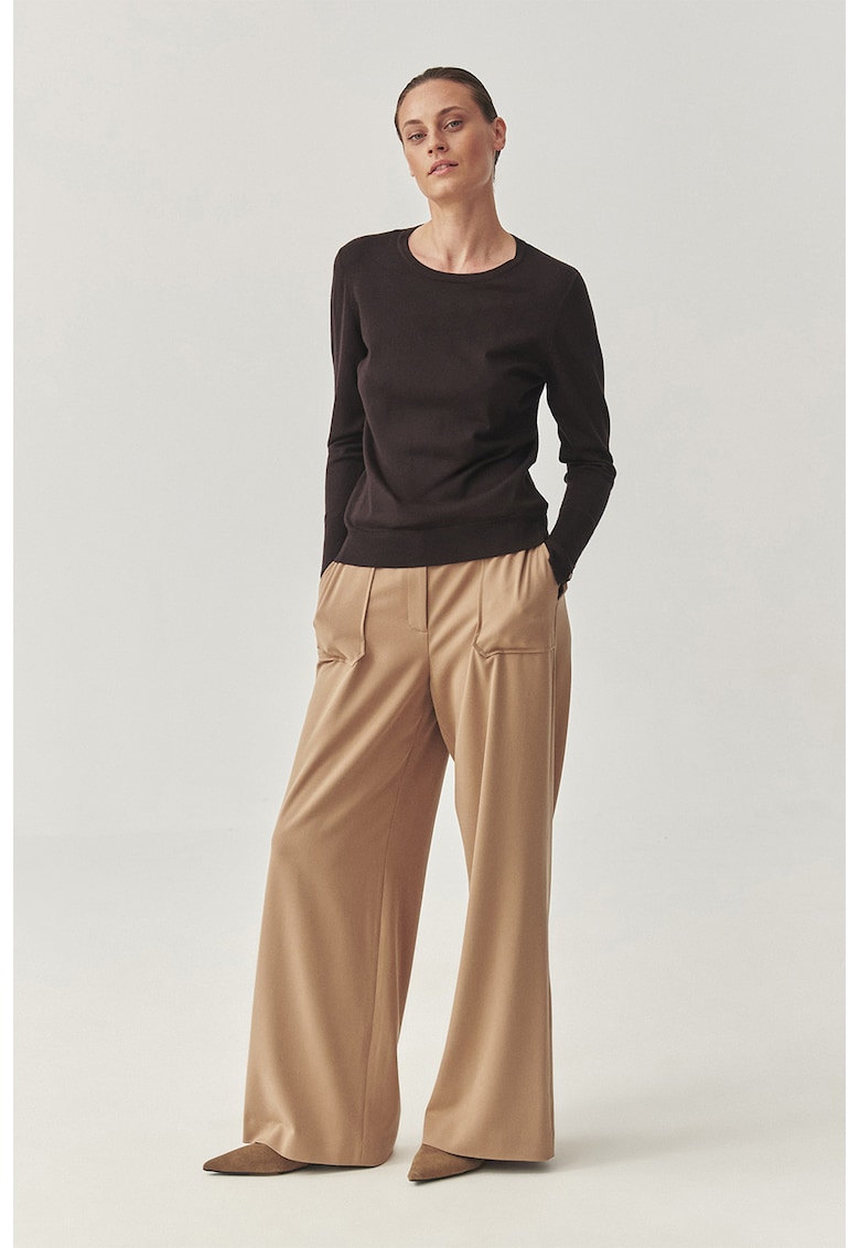 Pulover tricotat fin cu decolteu rotund si model uni